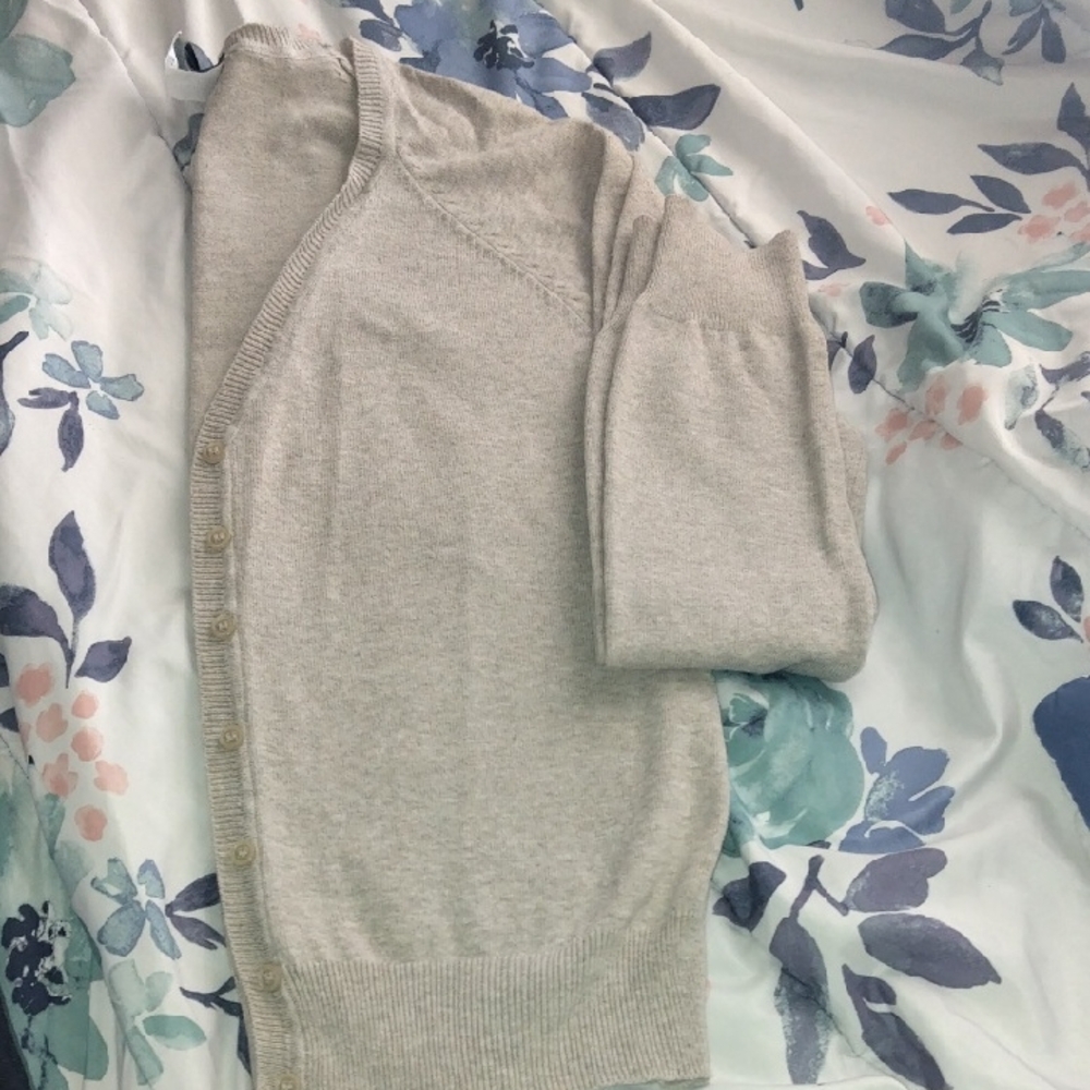 Elegant Light Gray Women's Cardigan